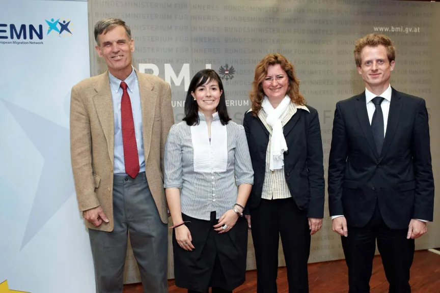 Gruppenfoto von vier Menschen