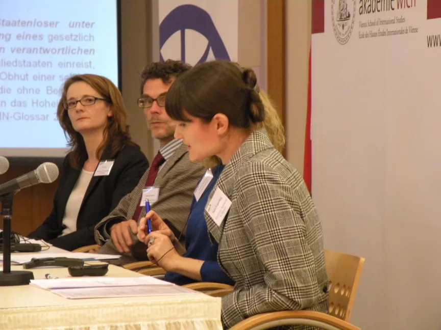 Vortragende vorm Mikrofon