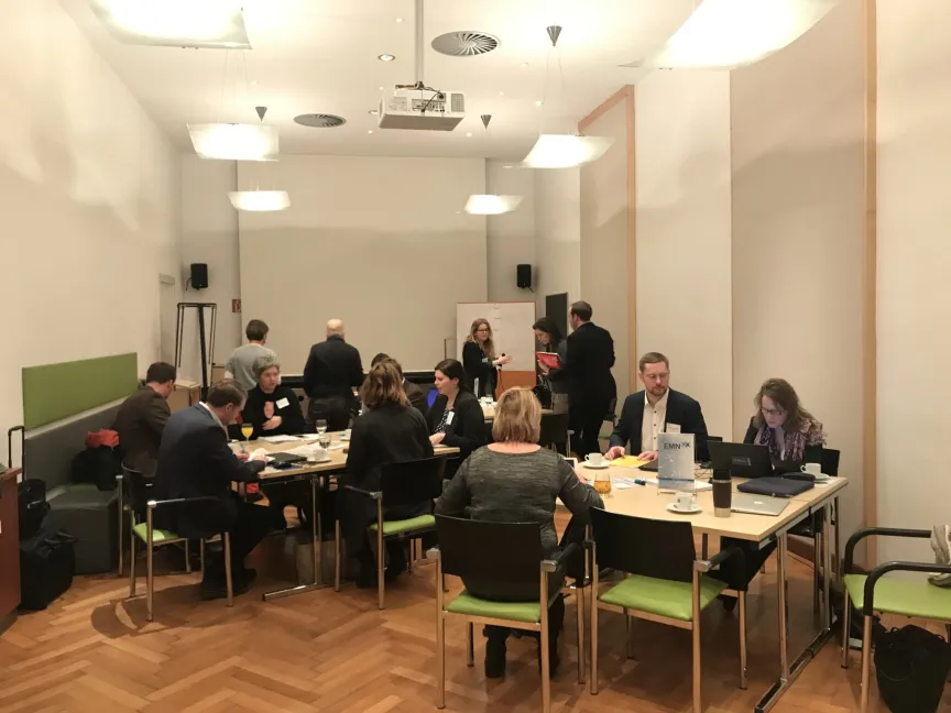 Workshop mit vielen Menschen