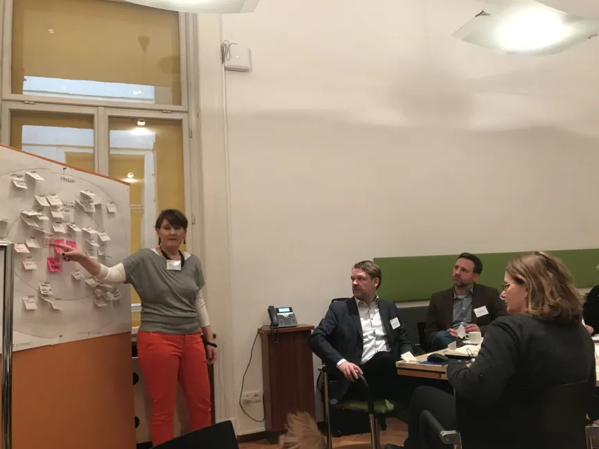 Workshop mit vielen Menschen