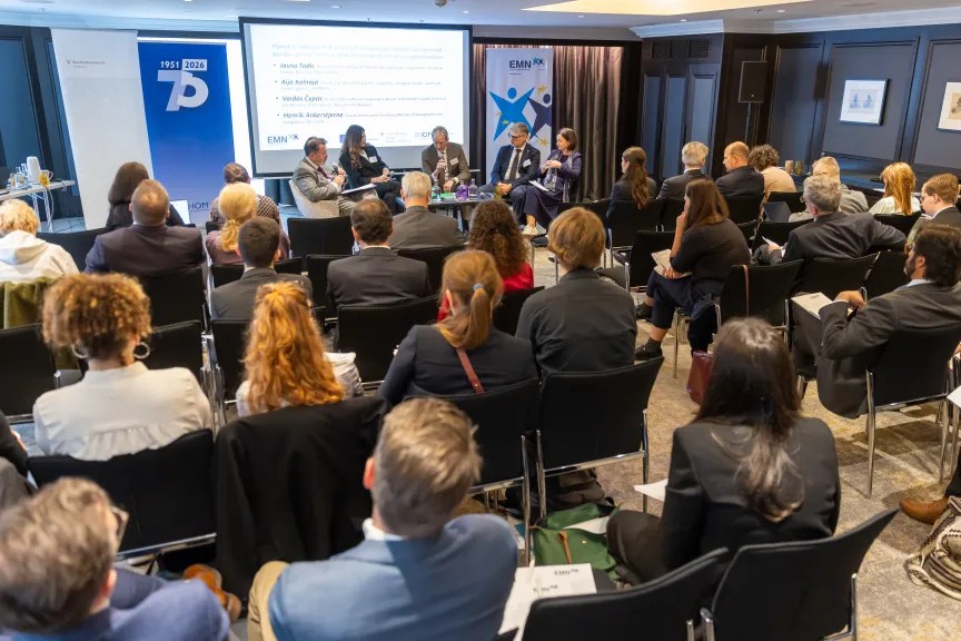 Picture_Audience and Panel II.jpg